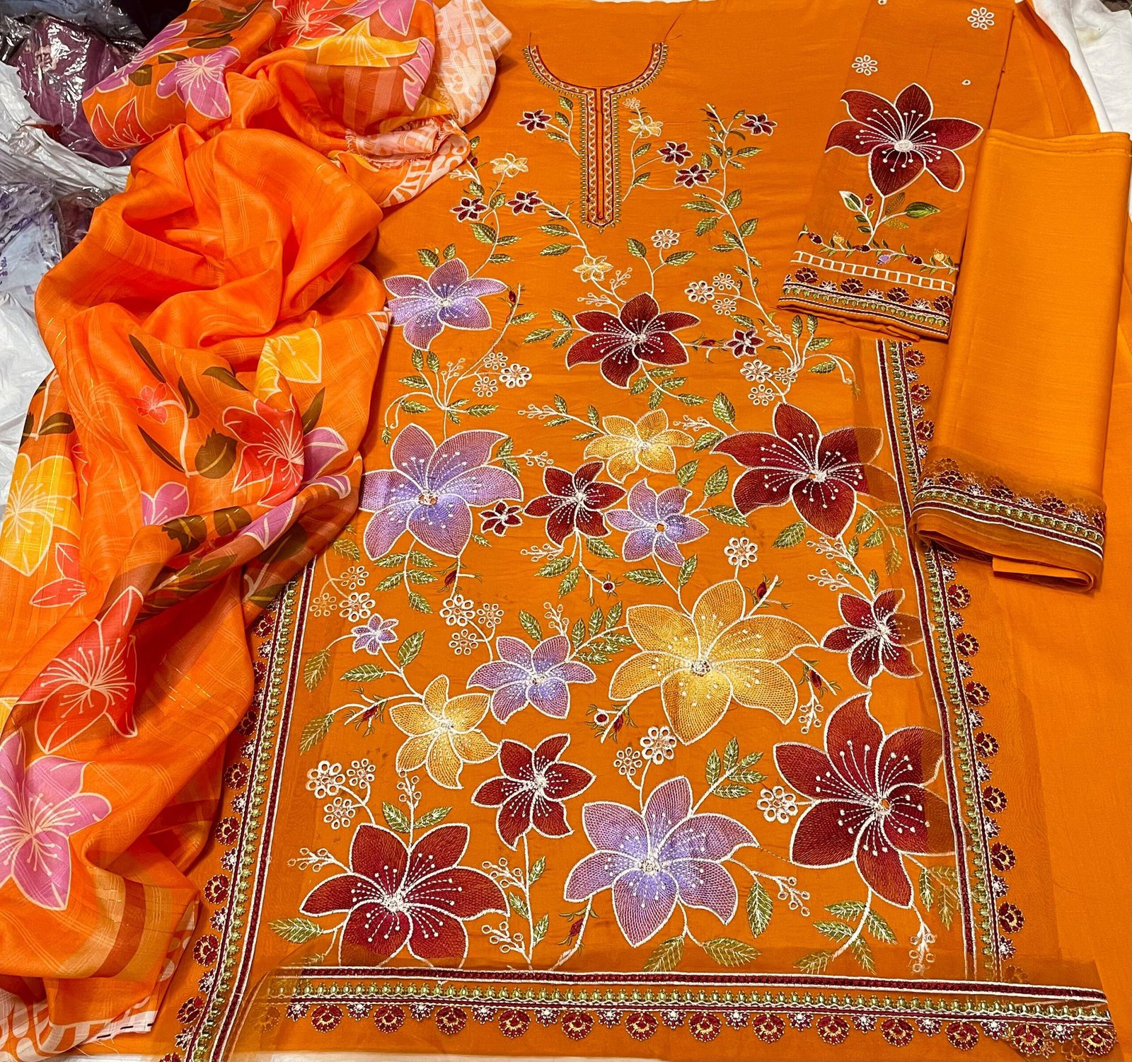 D-1848 Fine Quality Lawn 3 Pc Unstitched - Image 9