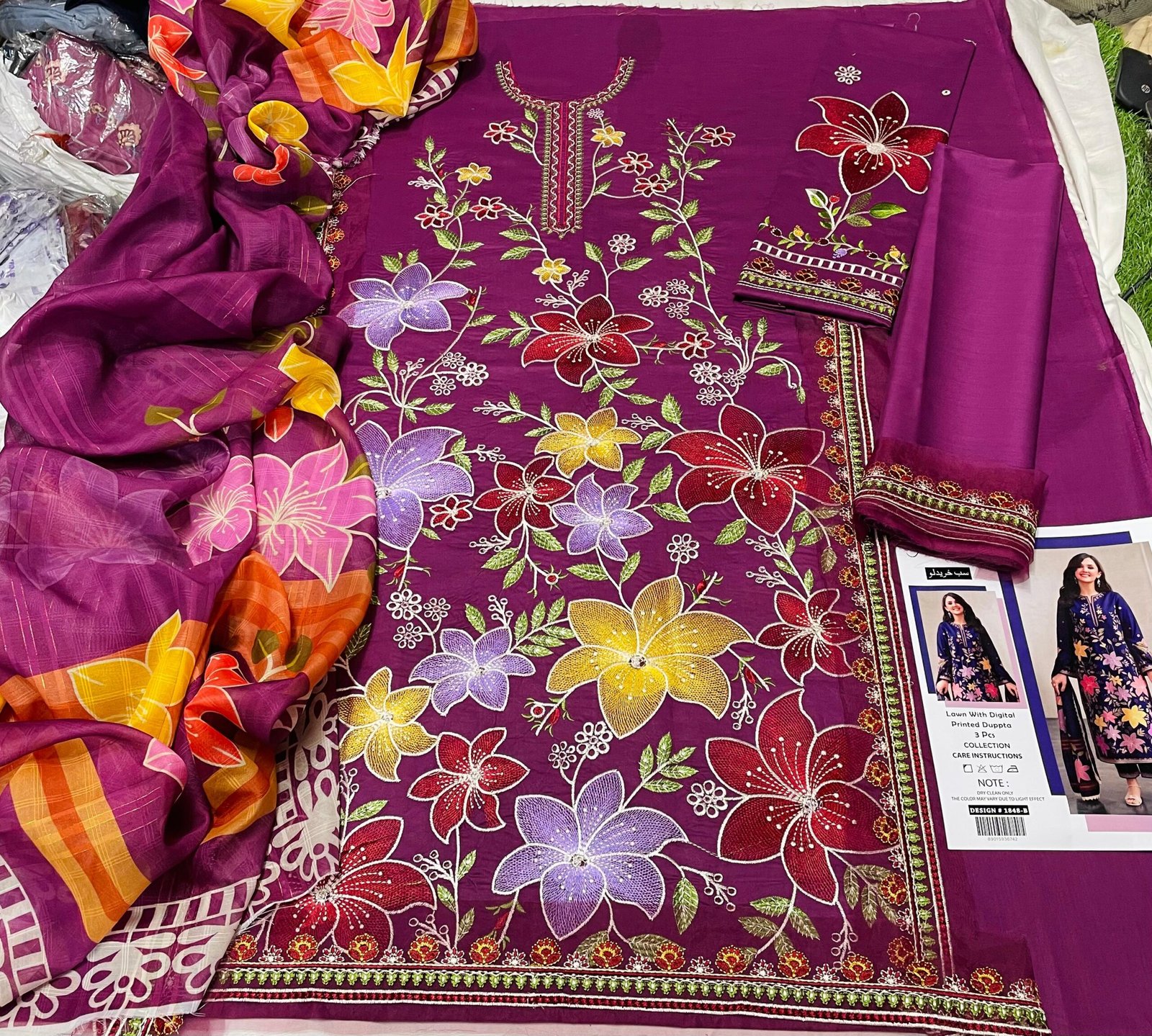 D-1848 Fine Quality Lawn 3 Pc Unstitched - Image 16