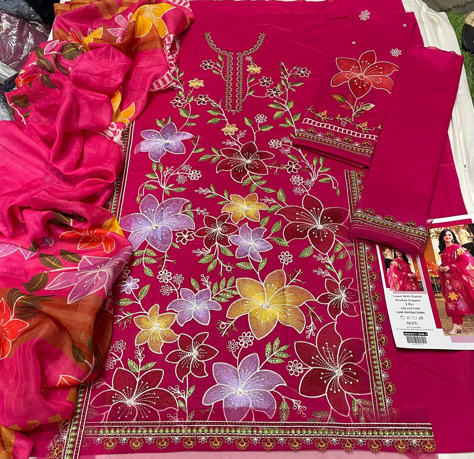 D-1848 Fine Quality Lawn 3 Pc Unstitched - Image 22