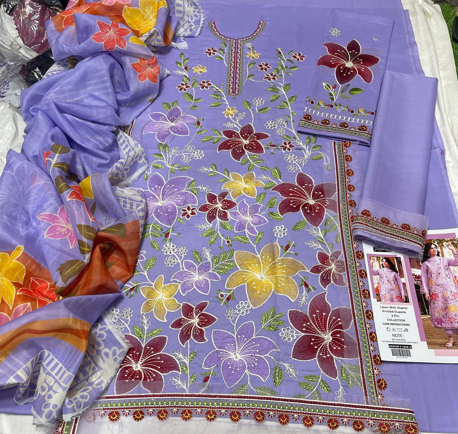 D-1848 Fine Quality Lawn 3 Pc Unstitched - Image 23