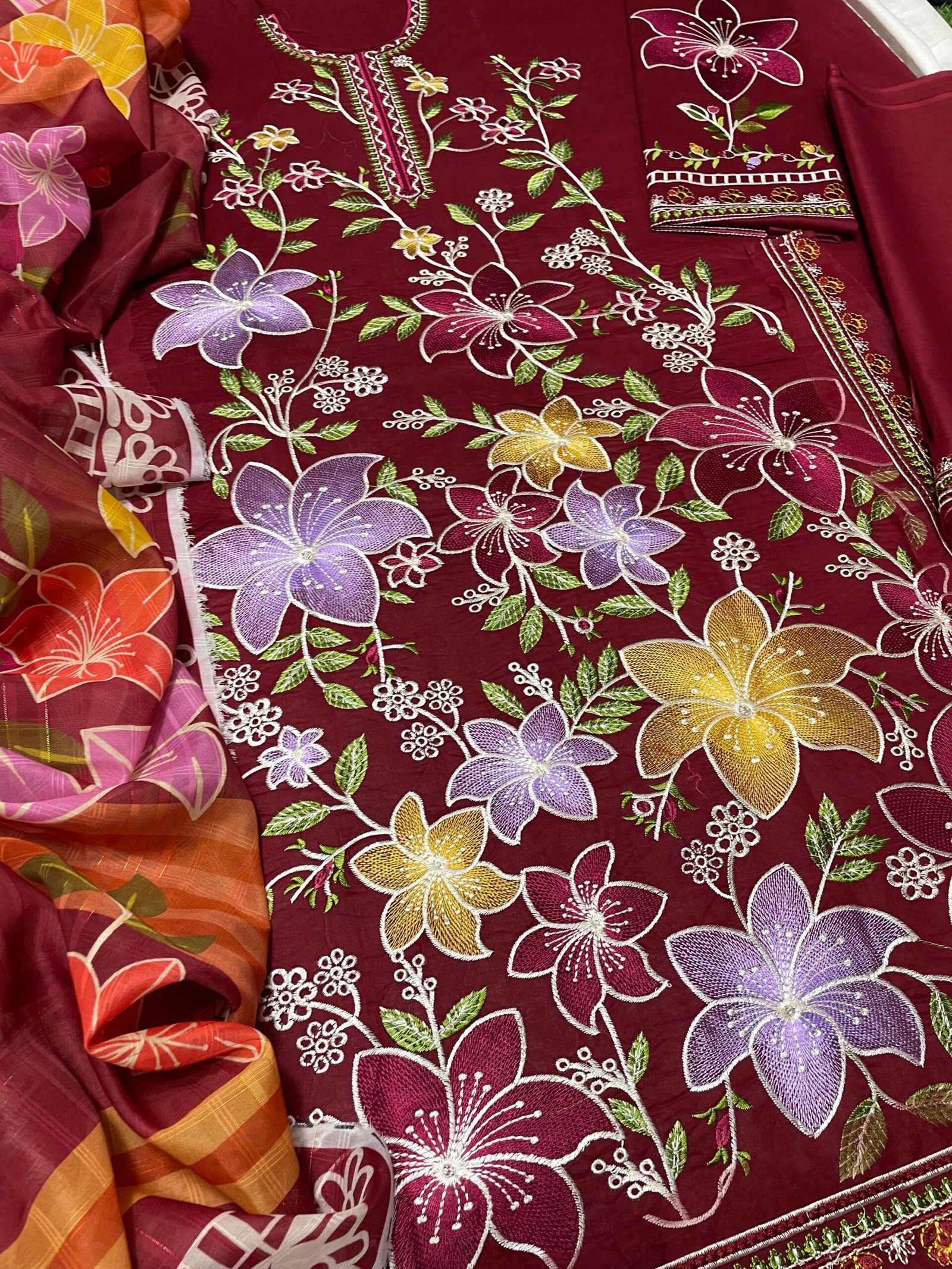 D-1848 Fine Quality Lawn 3 Pc Unstitched - Image 30