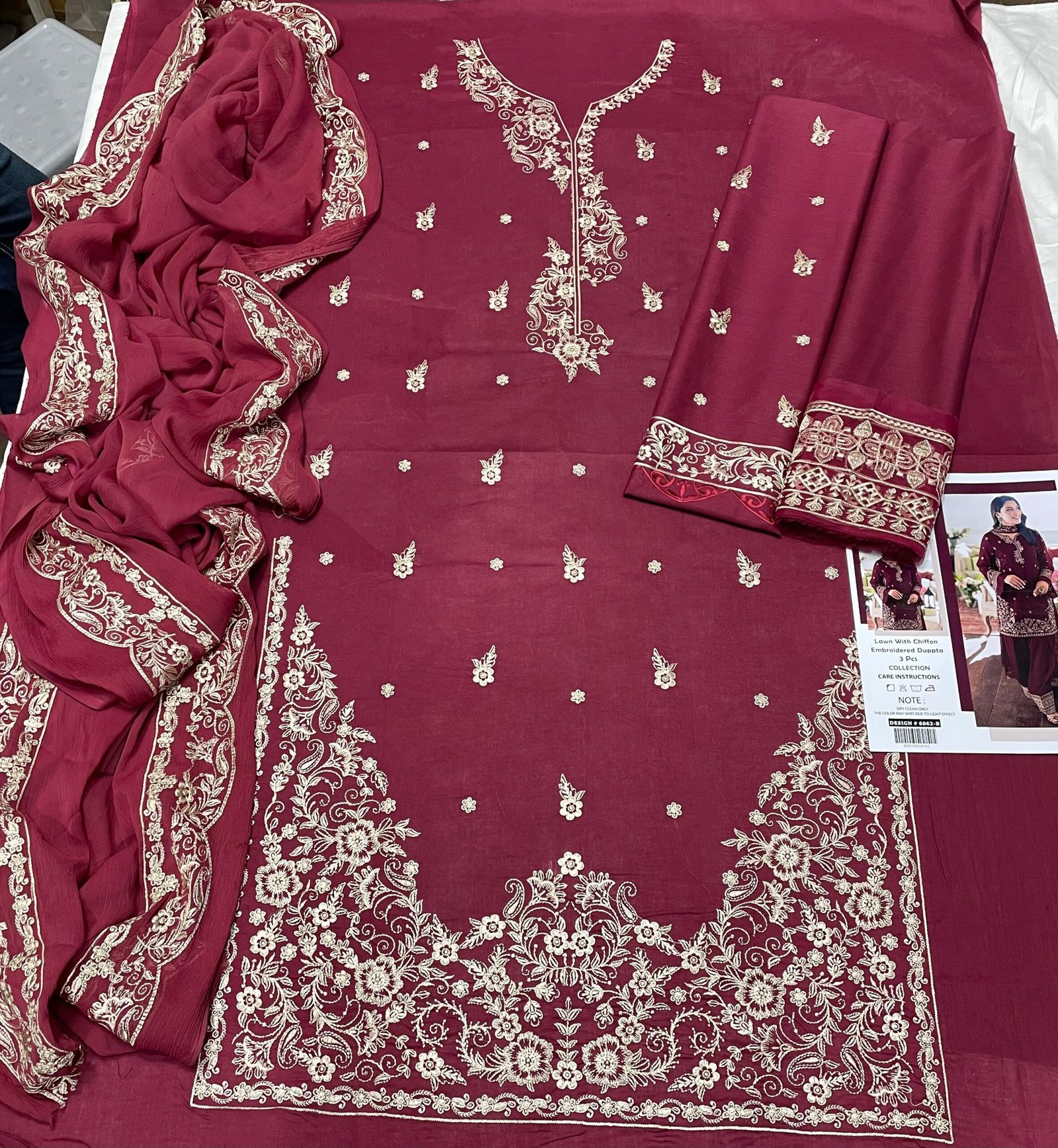 D-6062 Fine Quality Lawn 3 Pc Unstitched - Image 5